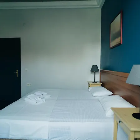 Hush Lounge אכסניה