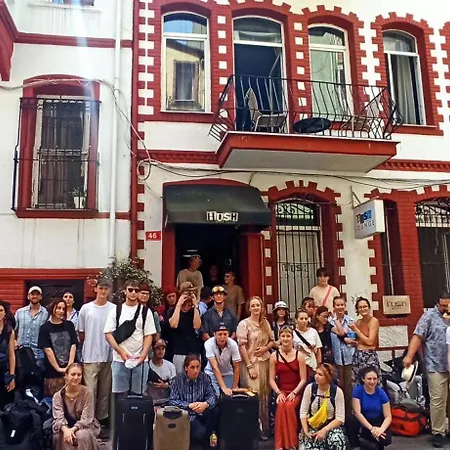 אכסניה Hush Lounge