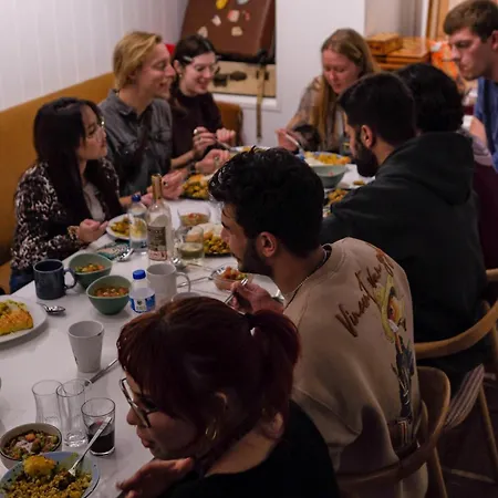 אכסניה Hush Lounge *