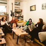 Hostel Hush Lounge