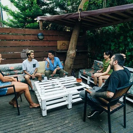 Hostel Hush Lounge *