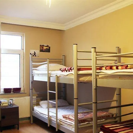 Hush Lounge Hostel *