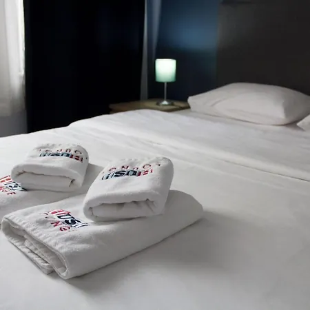 Hush Lounge Albergue *