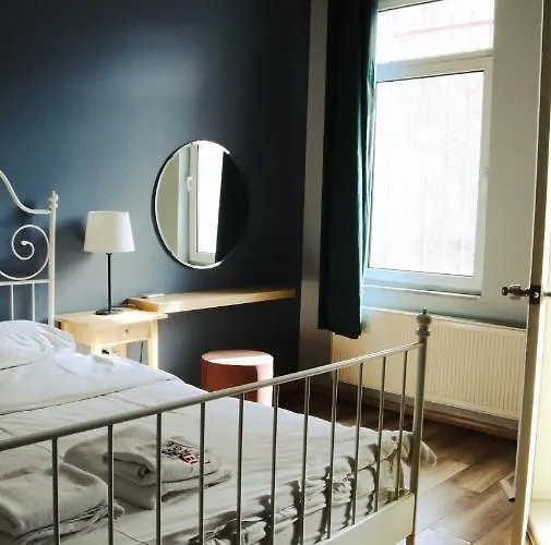 Hostel Hush Lounge *