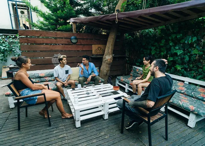 Hostel Hush Lounge *