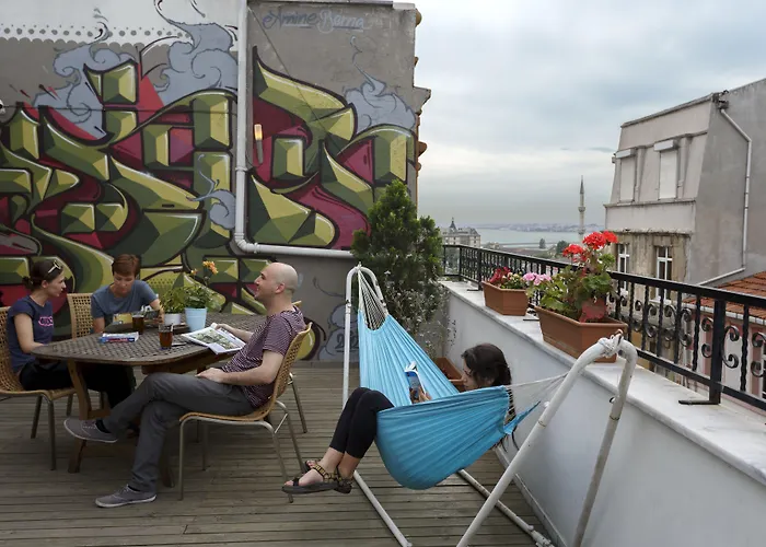 Hush Lounge Hostel *