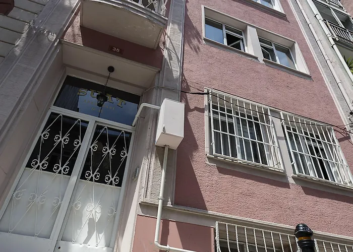 Hush Lounge Hostel *