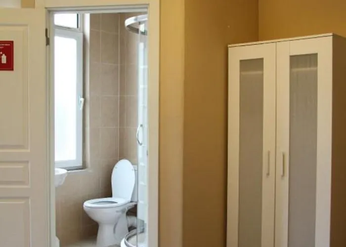 Hush Lounge Hostel *