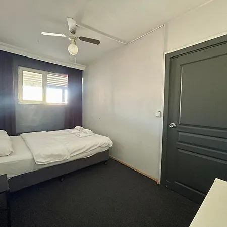 호스텔 Hush Lounge