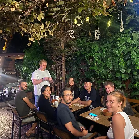 Hush Lounge אכסניה *