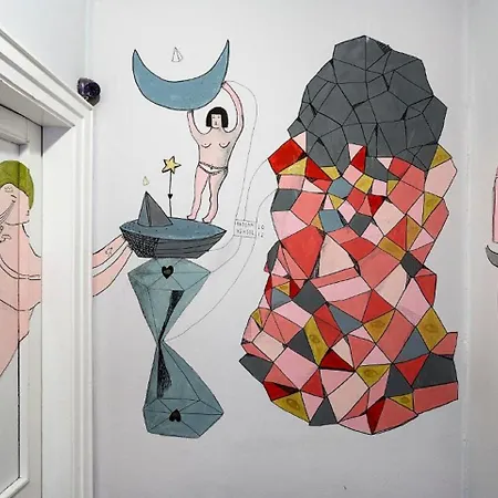 Hush Lounge 호스텔 *