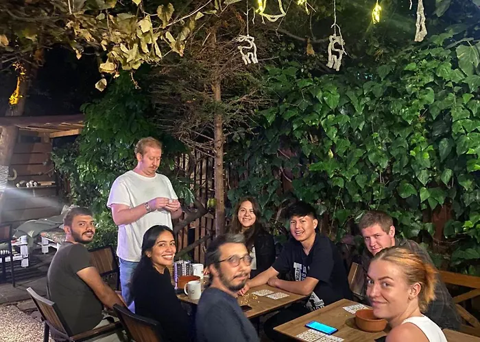 Hush Lounge Hostel *