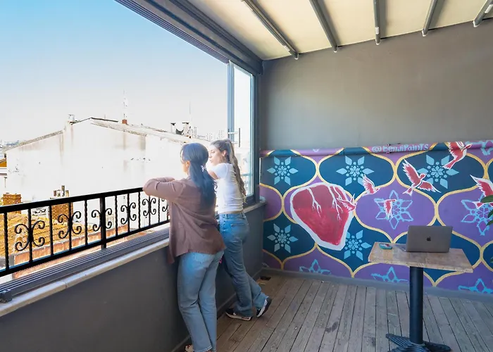 Hush Lounge Hostel *